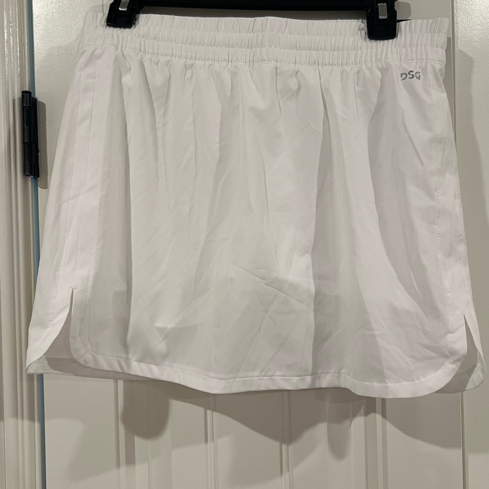 DSG White Skorts Lightweight Cotton Blend